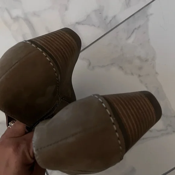 DANSKO soft tan leather wedge ankle booties - Picture 9 of 12